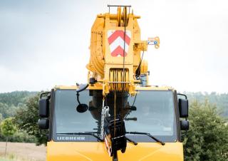 Żurawie szosowo-terenowe Liebherr LTM 1055-3.2 
