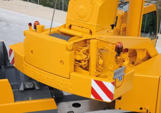 Żurawie szosowo-terenowe Liebherr LTM 1055-3.2 