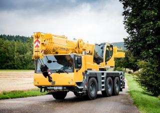 Żurawie szosowo-terenowe Liebherr LTM 1055-3.2 