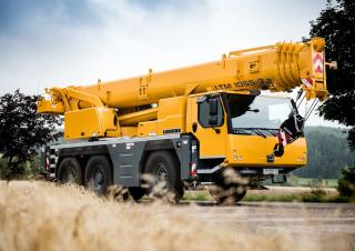 Żurawie szosowo-terenowe Liebherr LTM 1055-3.2 