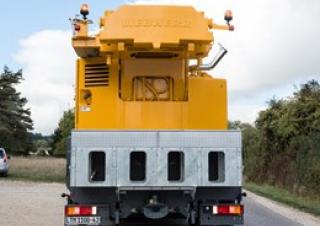 Żurawie szosowo-terenowe Liebherr LTM 1100-4.2 