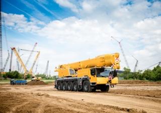Żurawie szosowo-terenowe Liebherr LTM 1100-5.2 