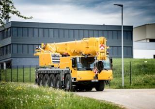 Żurawie szosowo-terenowe Liebherr LTM 1100-5.2 