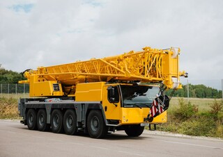 Żurawie szosowo-terenowe Liebherr LTM 1150-5.3