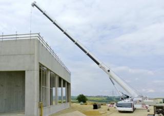 Żurawie szosowo-terenowe Liebherr LTM 1300-6.2 