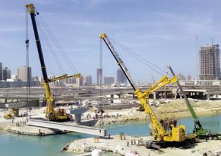 Żurawie szosowo-terenowe Liebherr LTM 1500-8.1