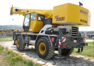 Żurawie terenowe Grove RT550E