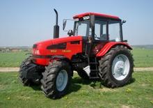 Traktory z napędem 4WD Belarus 1221