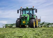 Traktory z napędem 4WD John Deere 6130R