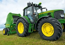 Traktory z napędem 4WD John Deere 6930 Premium