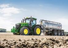 Traktory z napędem 4WD John Deere 7310R