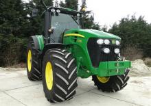 Traktory z napędem 4WD John Deere 7730