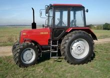 Traktory z napędem 4WD Belarus 820 F