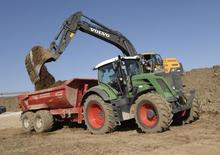 Traktory z napędem 4WD Fendt 824 Vario SCR