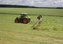 Traktory z napędem 4WD Claas Arion 430