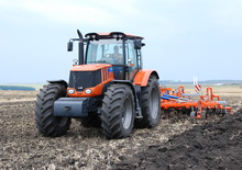 Traktory z napędem 4WD Terrion ATM 5280