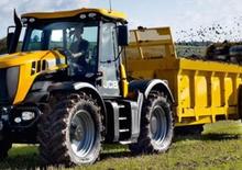Traktory z napędem 4WD JCB Fastrac 3200-65 Plus
