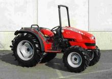 Traktory z napędem 4WD Massey Ferguson MF 2415