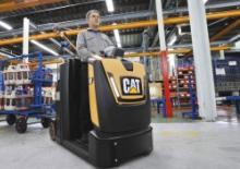 Traktor holowniczy Caterpillar NTR30N
