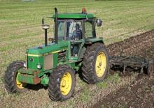 Ciągniki kompaktowe John Deere 3140