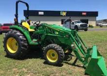 Ciągniki kompaktowe John Deere 4044M 