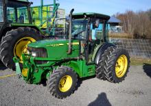 Ciągniki kompaktowe John Deere 5615 V
