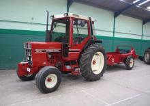 Traktory z napędem 2WD International Harvester 885