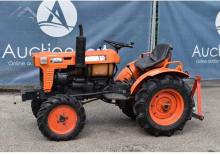 Ciągniki kompaktowe Kubota B7100