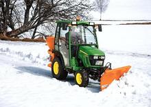 Traktory miejskie z zaczepem przednim John Deere 2025 R