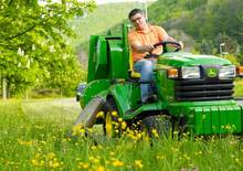 Ciągniki kompaktowe John Deere X 740
