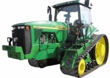 Ciągniki na gąsienicach gumowych John Deere 8210 T