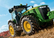 Ciągniki na gąsienicach gumowych John Deere 8310 RT