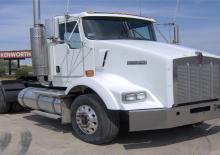 Ciągniki siodłowe Kenworth T800 Aerocab 38” Flat Top ISM 6x4