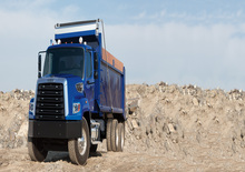 Ciągniki siodłowe ze sztywnym podwoziem Freightliner 108SD 156 Crew Cab Cummins B6.7