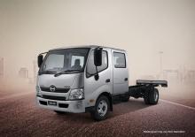 Ciągniki siodłowe ze sztywnym podwoziem Hino 300 816 CC AT