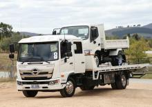 Ciągniki siodłowe ze sztywnym podwoziem Hino 500 GT 1322 CREW 4x4