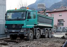 Ciągniki siodłowe ze sztywnym podwoziem Mercedes-Benz Actros 4150 K 8x4