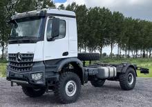 Ciągniki siodłowe ze sztywnym podwoziem Mercedes-Benz Arocs 2033 K 4x2