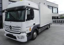 Ciągniki siodłowe ze sztywnym podwoziem Mercedes-Benz Atego 823