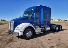 Ciągniki siodłowe ze sztywnym podwoziem Kenworth T880S 76