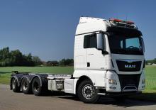 Ciągniki siodłowe ze sztywnym podwoziem MAN TGX 35.580 8x4-4
