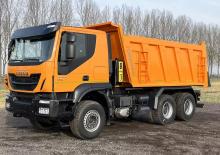 Ciągniki siodłowe ze sztywnym podwoziem Iveco Trakker AT380T41W