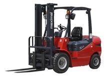 Wózki widłowe z silnikiem wysokoprężnym Maximal FD 25 T-M2GB3