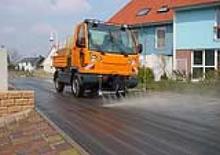 Traktory miejskie z zaczepem przednim Multicar FUMO Carrier**