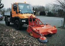 Mocowane zamiatarki Dücker FKM 2400