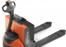 Wózek paletowy ręczny Toyota 8HBW23