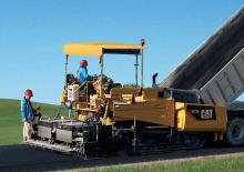 Gąsienicowe rozściełacze asfaltu Caterpillar AP755