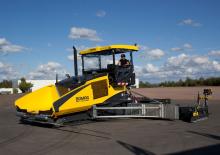 Gąsienicowe rozściełacze asfaltu Bomag BF 800 C 2 S 500