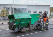 Gąsienicowe rozściełacze asfaltu Vögele Super 700