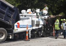 Gąsienicowe rozściełacze asfaltu Astec ROADTEC RP-195